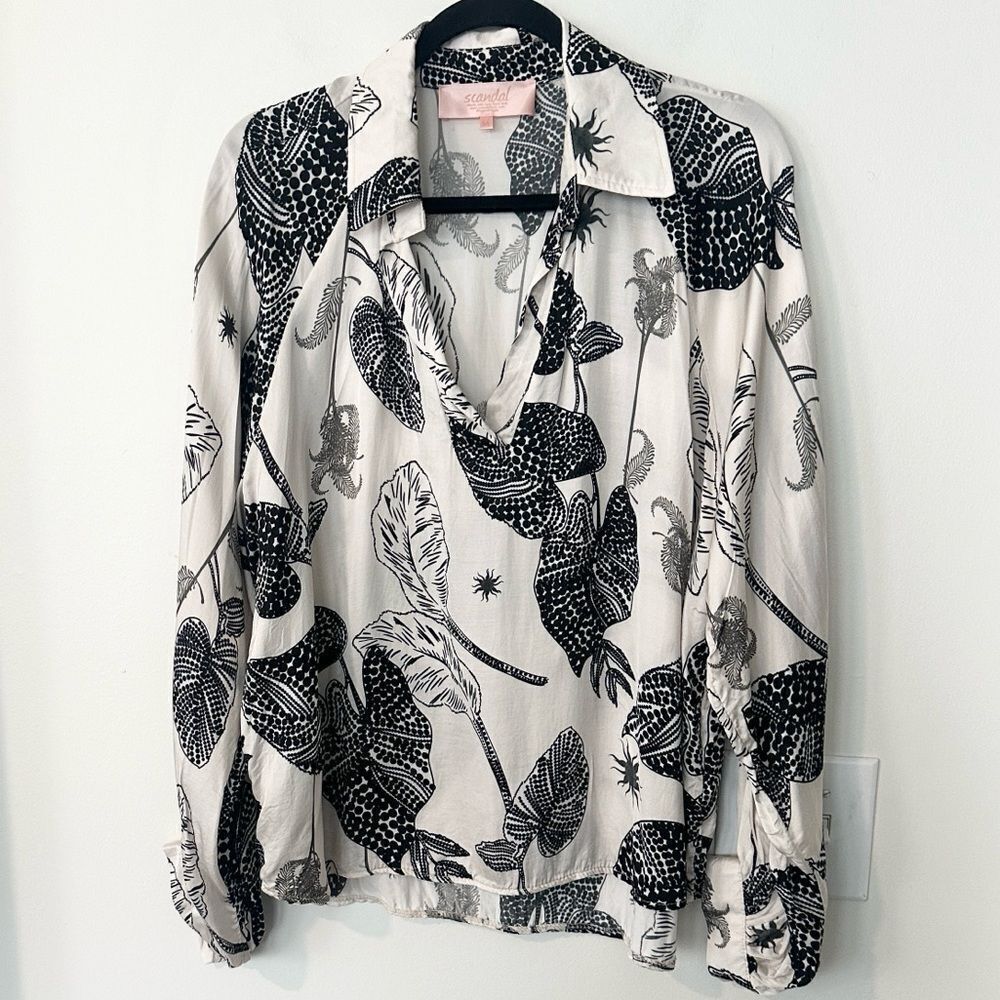 Scandal Leaf Print Silky Blouse M